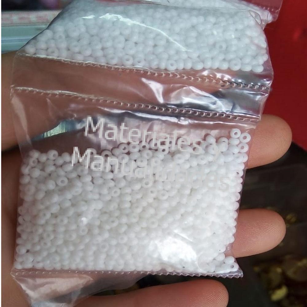 Mostacilla blanca miniatura para aretes y bisutería y manualidades