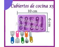 Molde en silicona Cubierto x5 para masa flexible