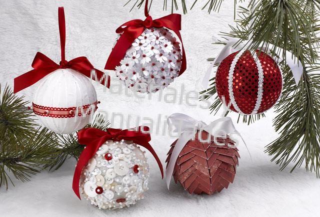 Cómo decorar las bolas de Navidad de poliespan?